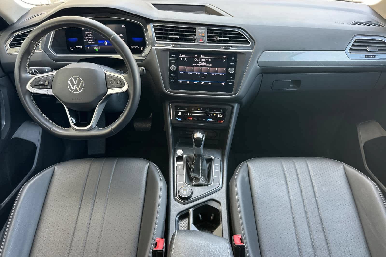 Used 2023 Volkswagen Tiguan SE AWD/4WD image 3