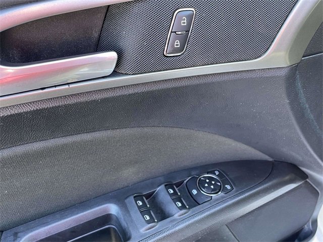 Certified 2020 Ford Fusion SE image 9