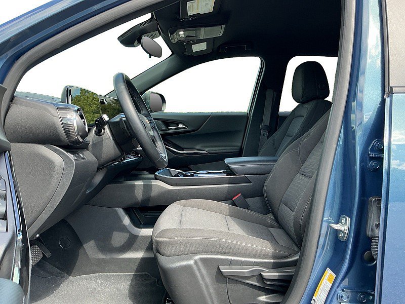 Used 2026 Chevrolet Equinox LT FWD image 10