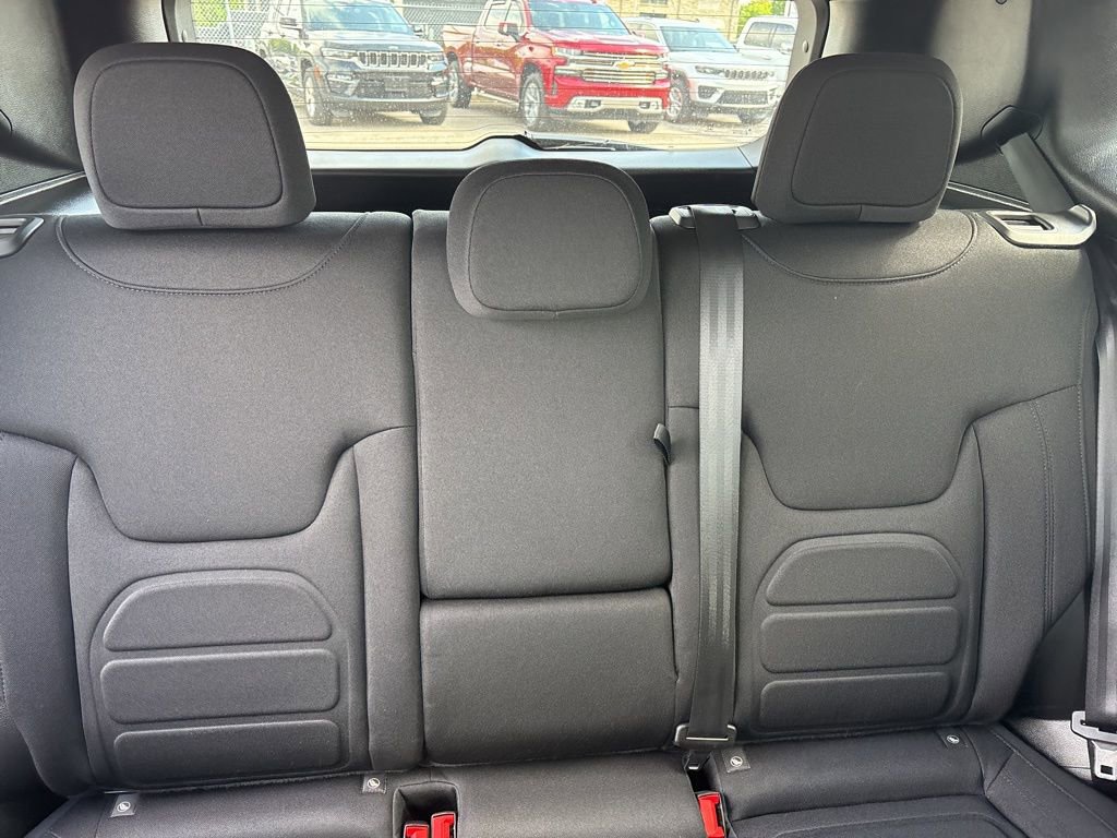 Used 2022 Jeep Renegade Latitude w/ Convenience Group AWD/4WD image 9