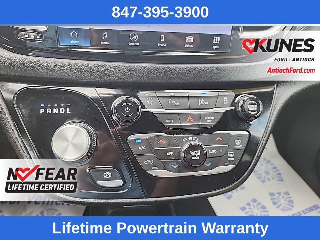 Used 2025 Chrysler Pacifica Select FWD image 21