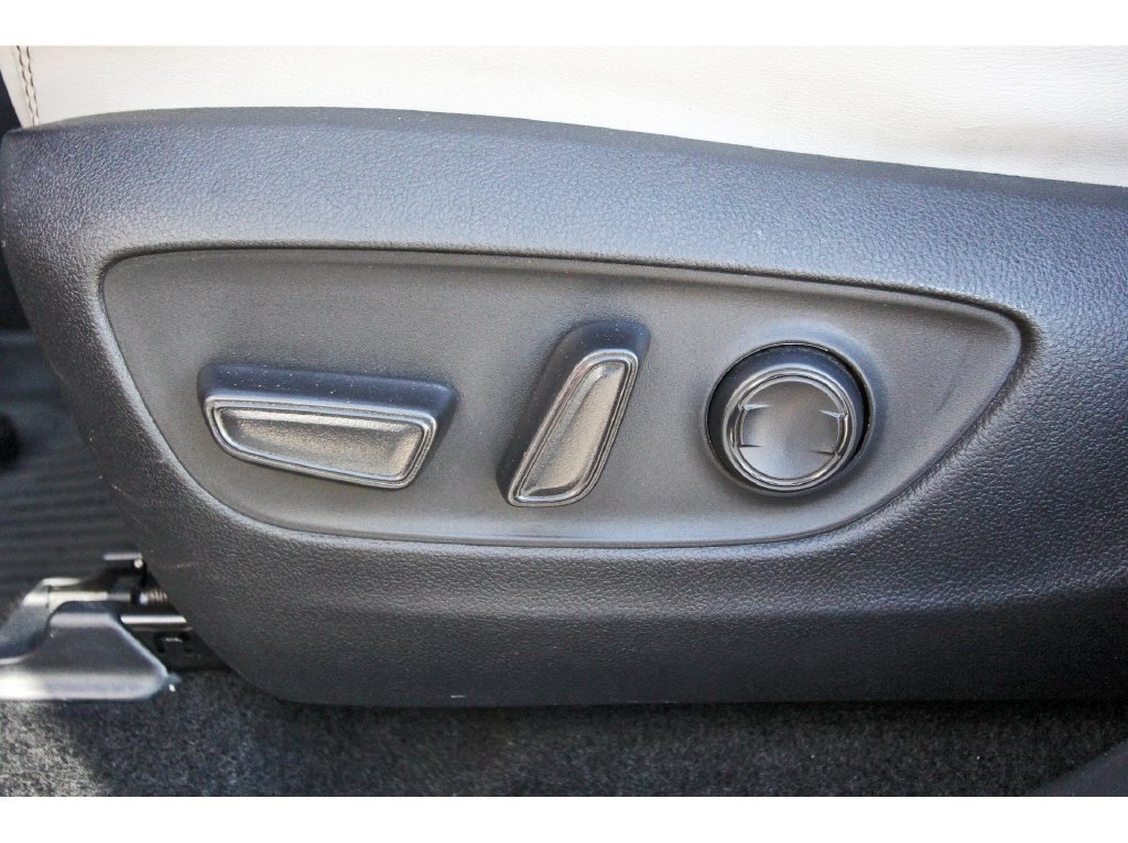 Used 2024 Toyota RAV4 XLE Premium FWD image 33
