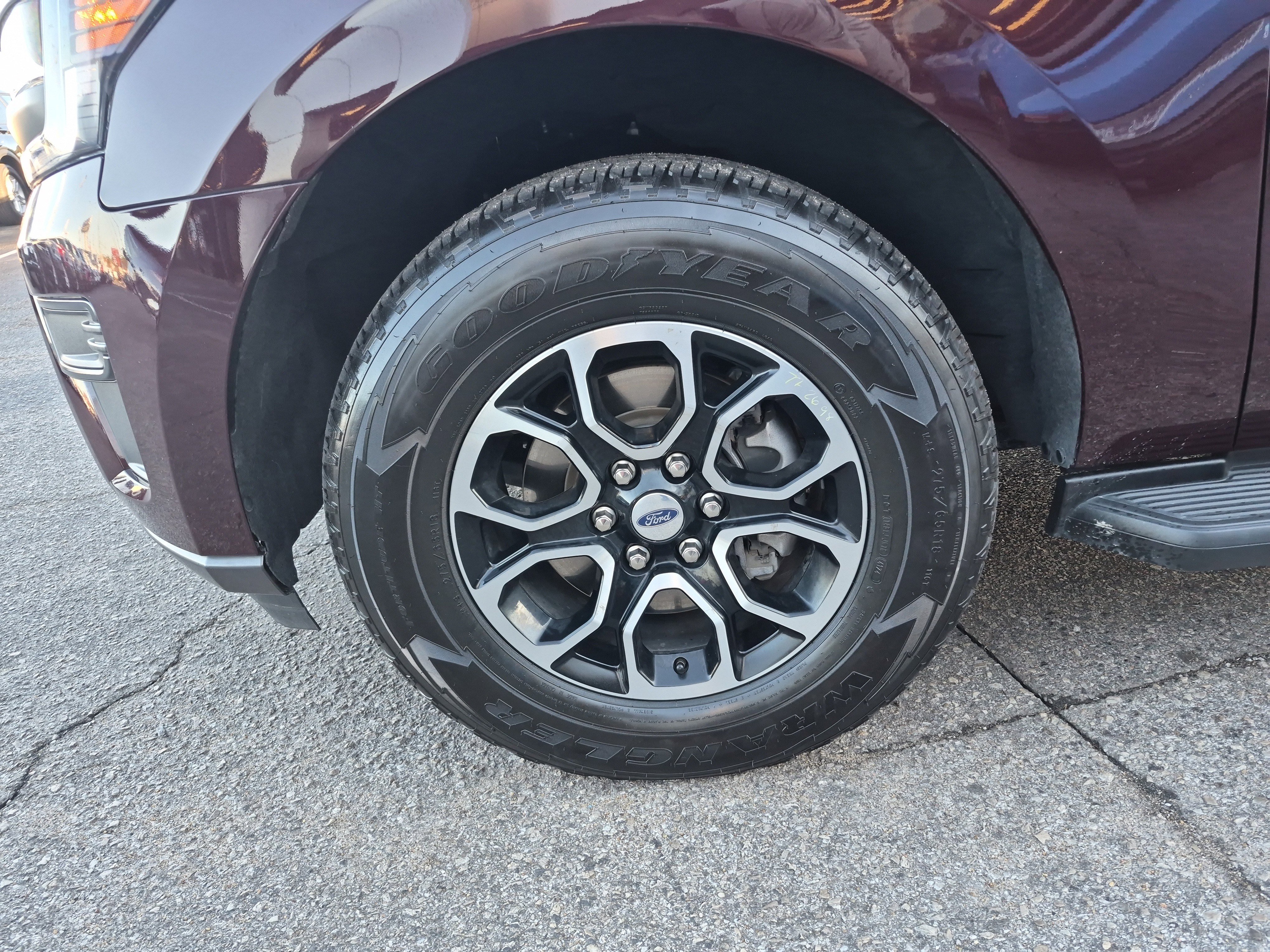 Certified 2024 Ford Expedition XLT image 7