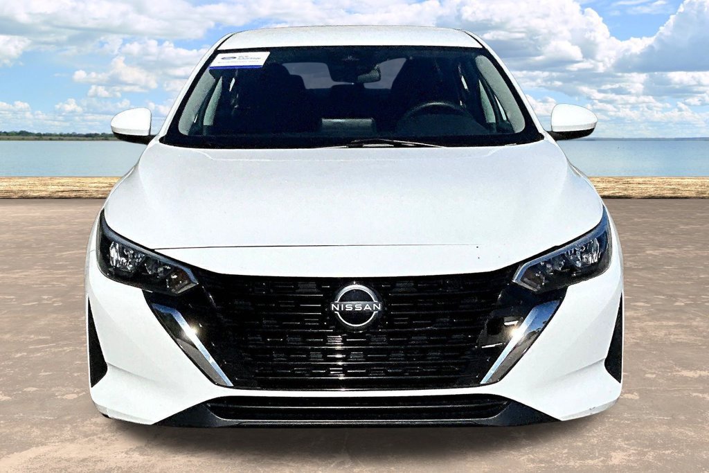 Used 2025 Nissan Sentra SV FWD image 2
