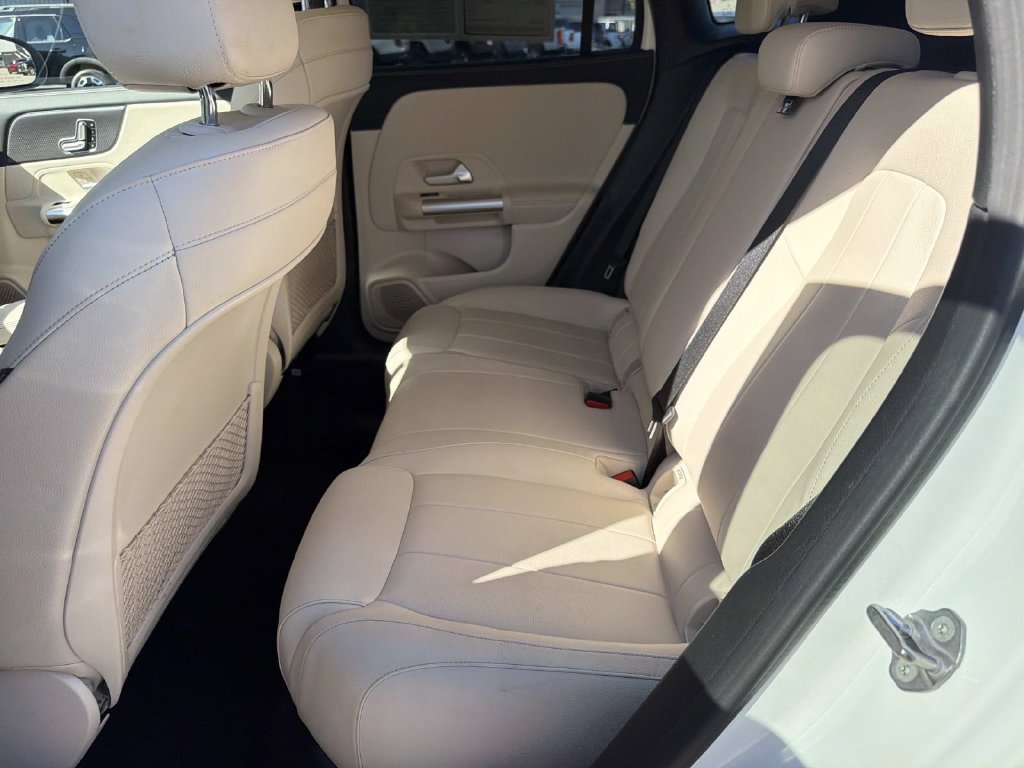 Used 2021 Mercedes-Benz GLA 250 w/ Premium Package image 15