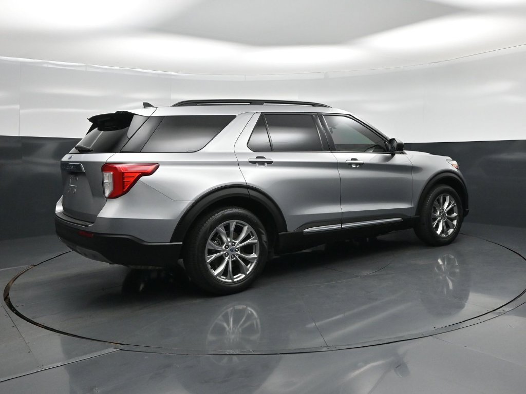 Certified 2021 Ford Explorer XLT w/ Equipment Group 202A RWD image 22