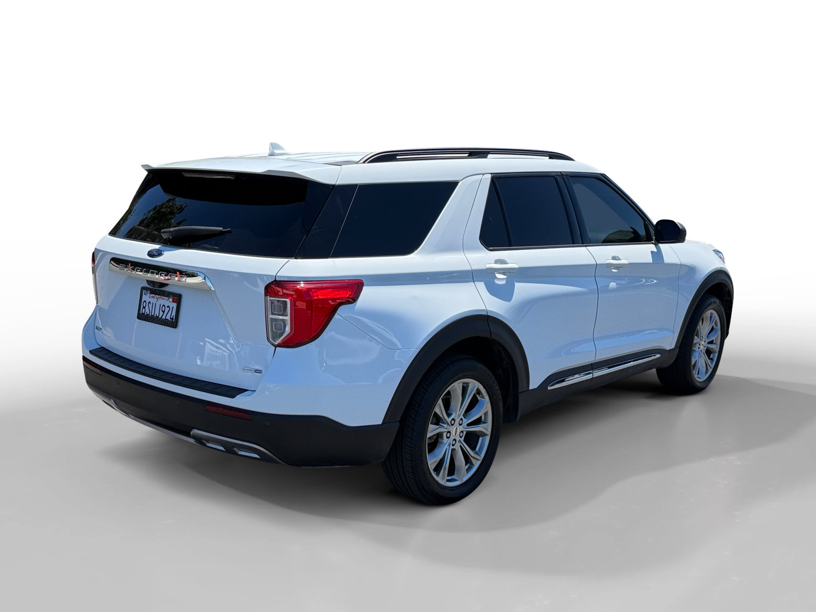 Certified 2020 Ford Explorer XLT w/ Equipment Group 202A AWD/4WD image 5