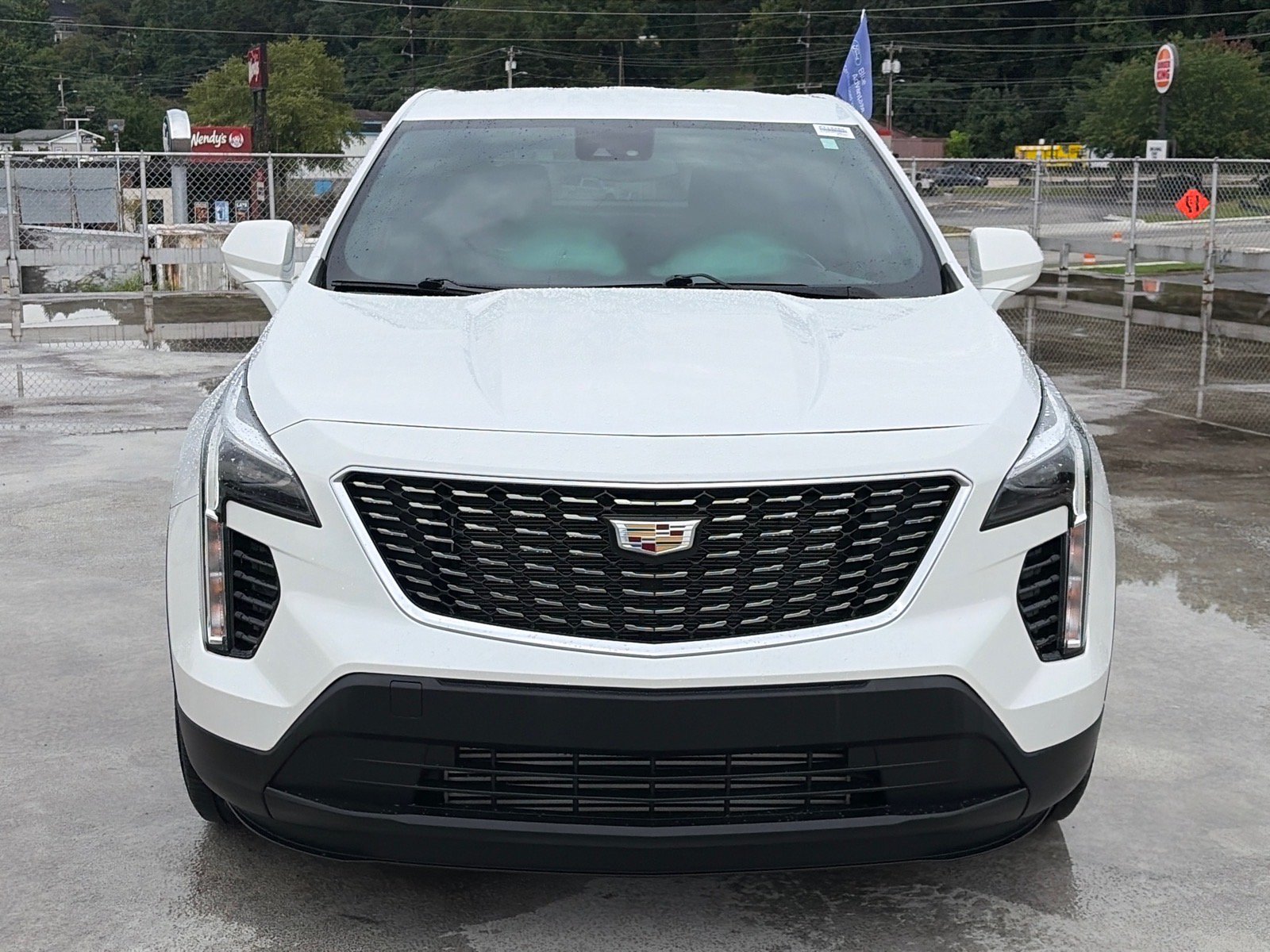 Used 2023 Cadillac XT4 Luxury w/ Cold Weather Package AWD/4WD image 5