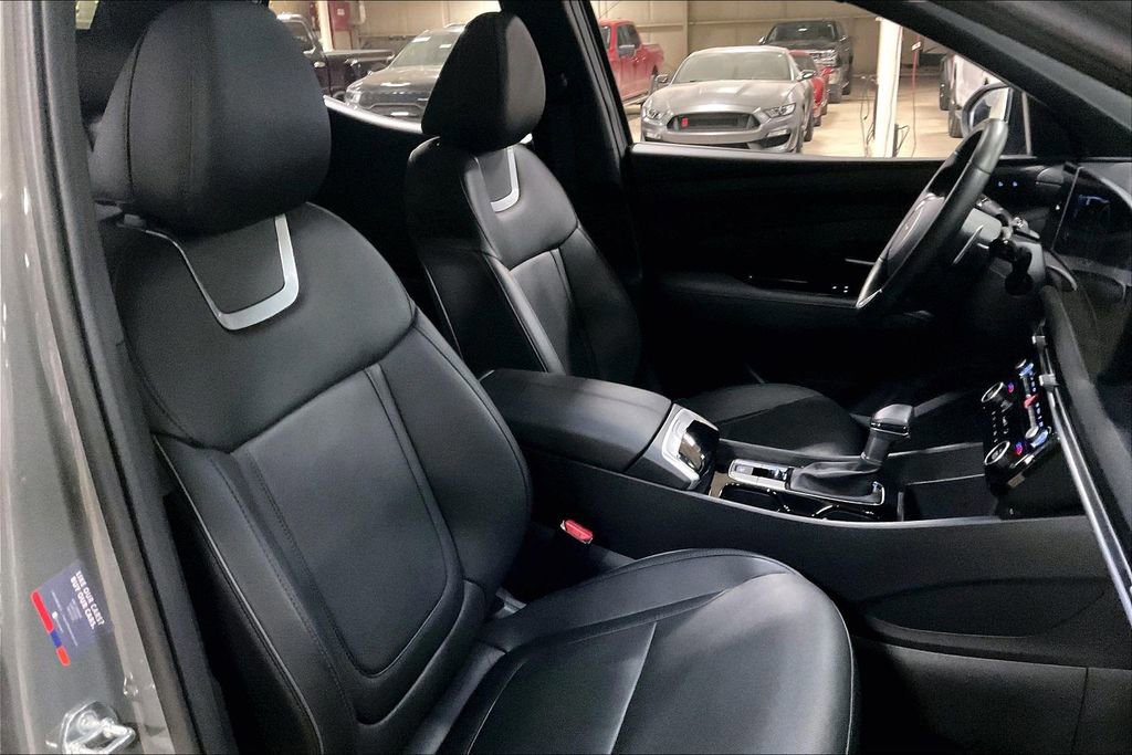 Used 2025 Hyundai Santa Cruz Limited image 9