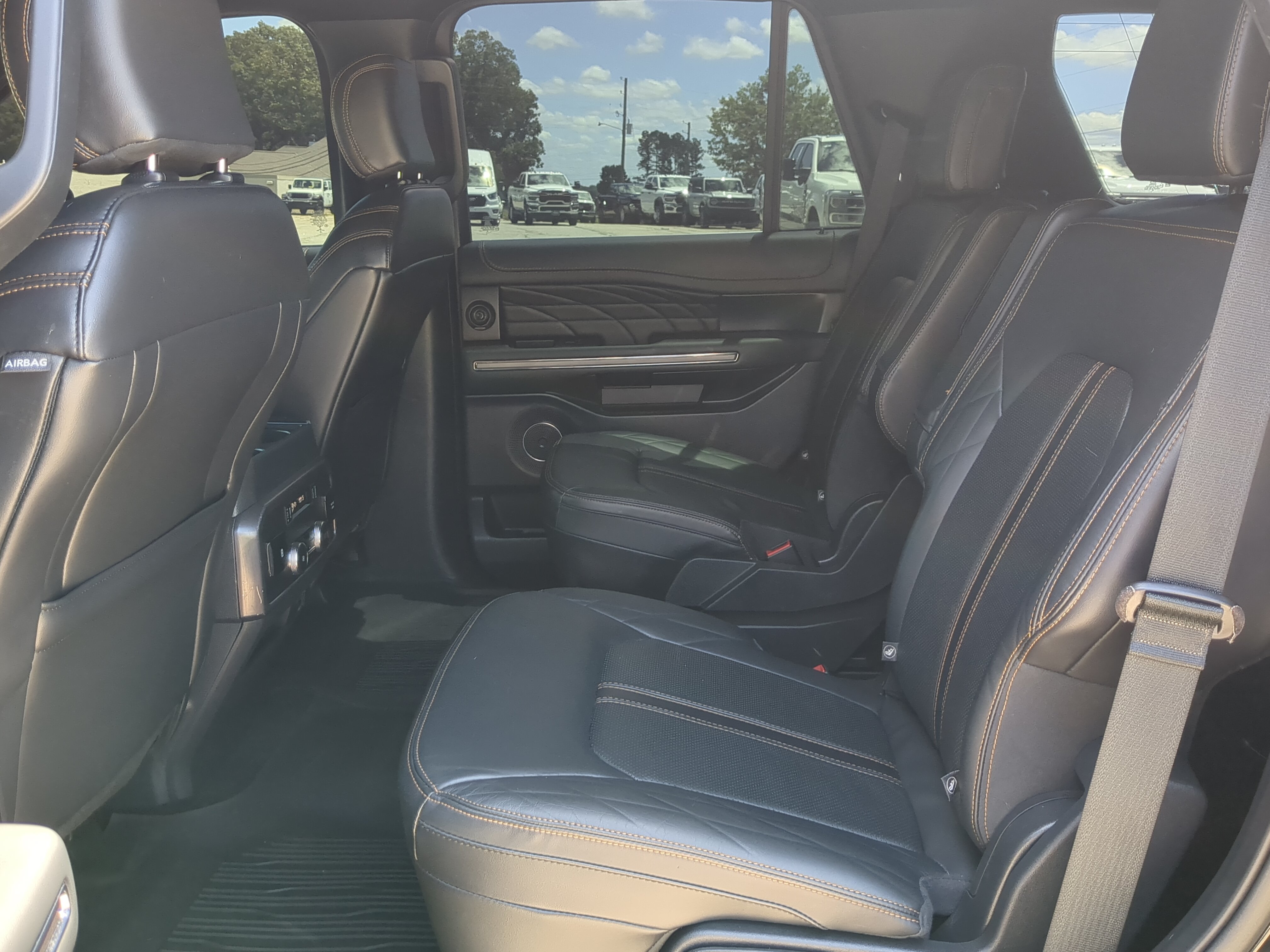 Certified 2023 Ford Expedition Platinum AWD/4WD image 12