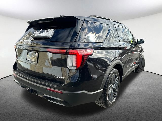 Certified 2025 Ford Explorer ST-Line w/ ST-Line Street Pack image 5
