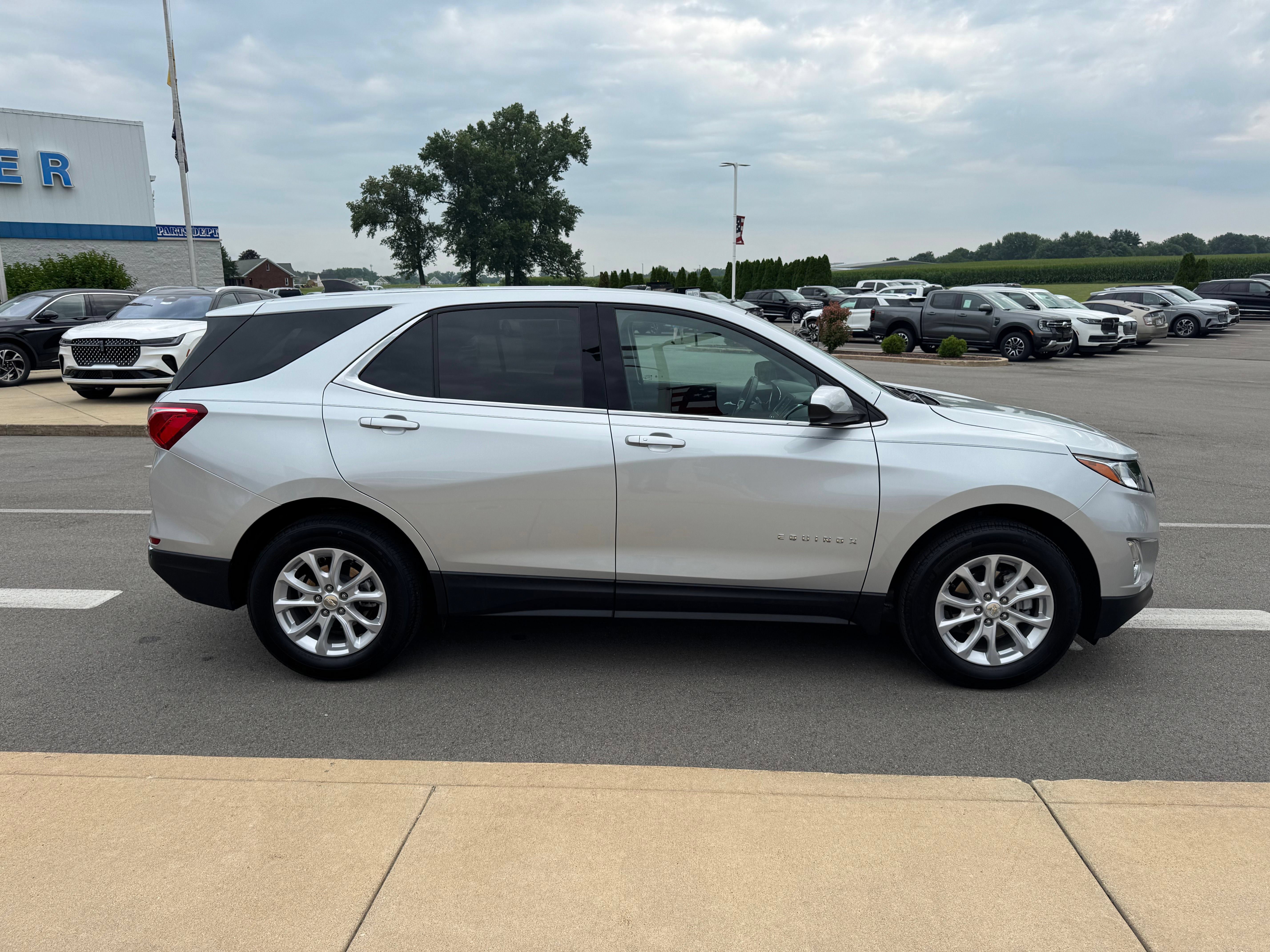 Used 2020 Chevrolet Equinox LT FWD image 8