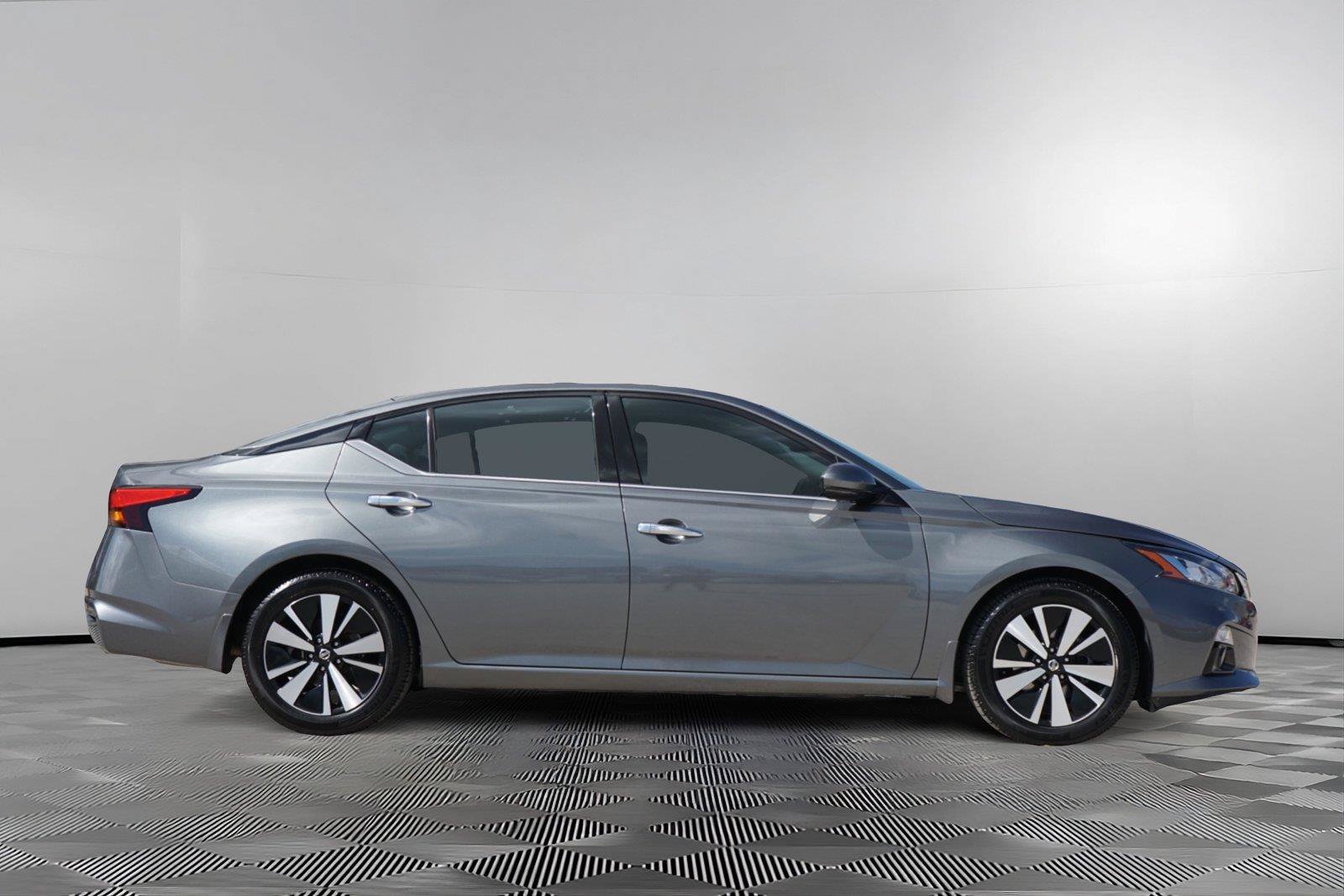Used 2019 Nissan Altima 2.5 SV FWD image 4