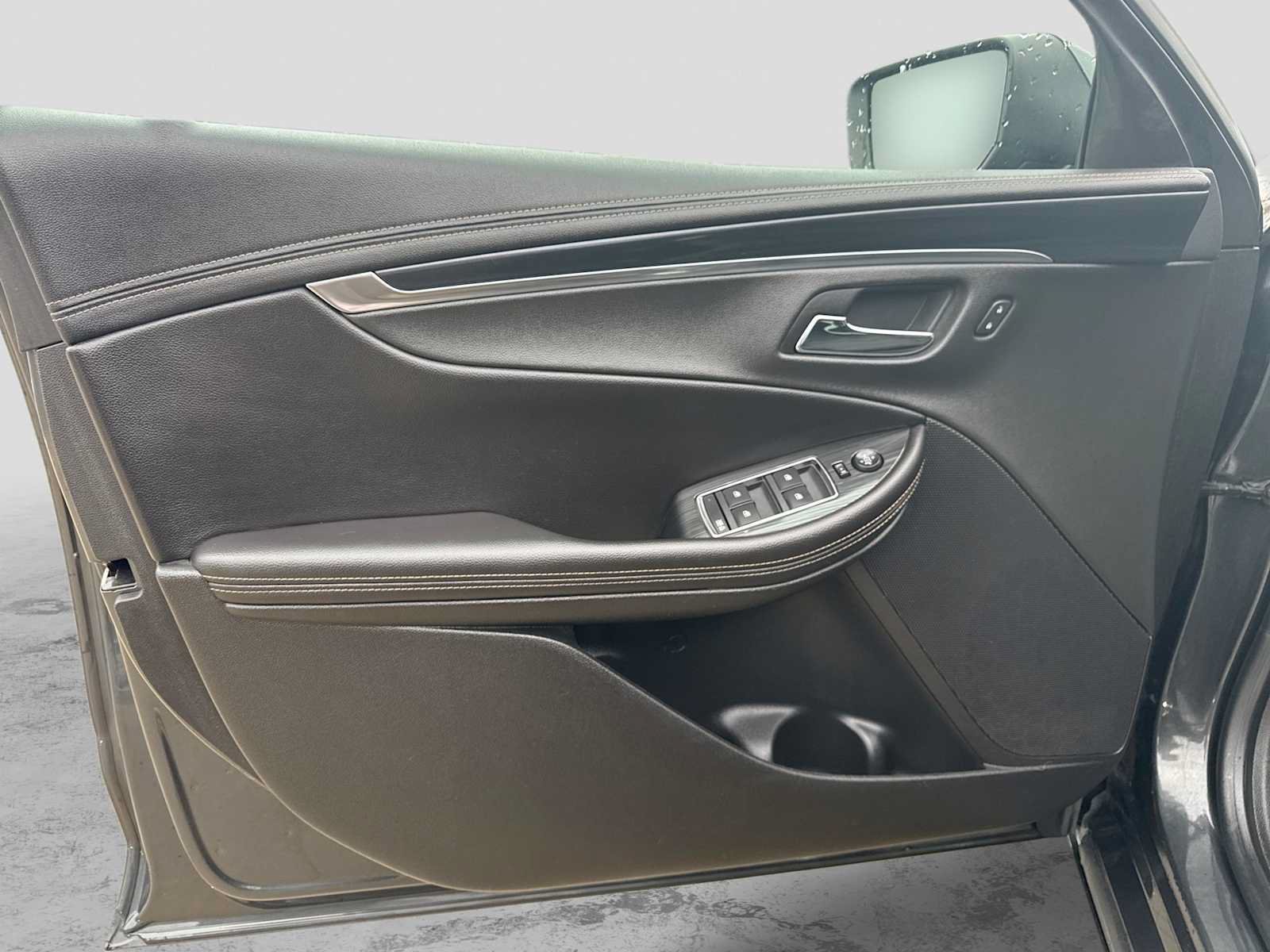 Used 2019 Chevrolet Impala LT FWD image 29