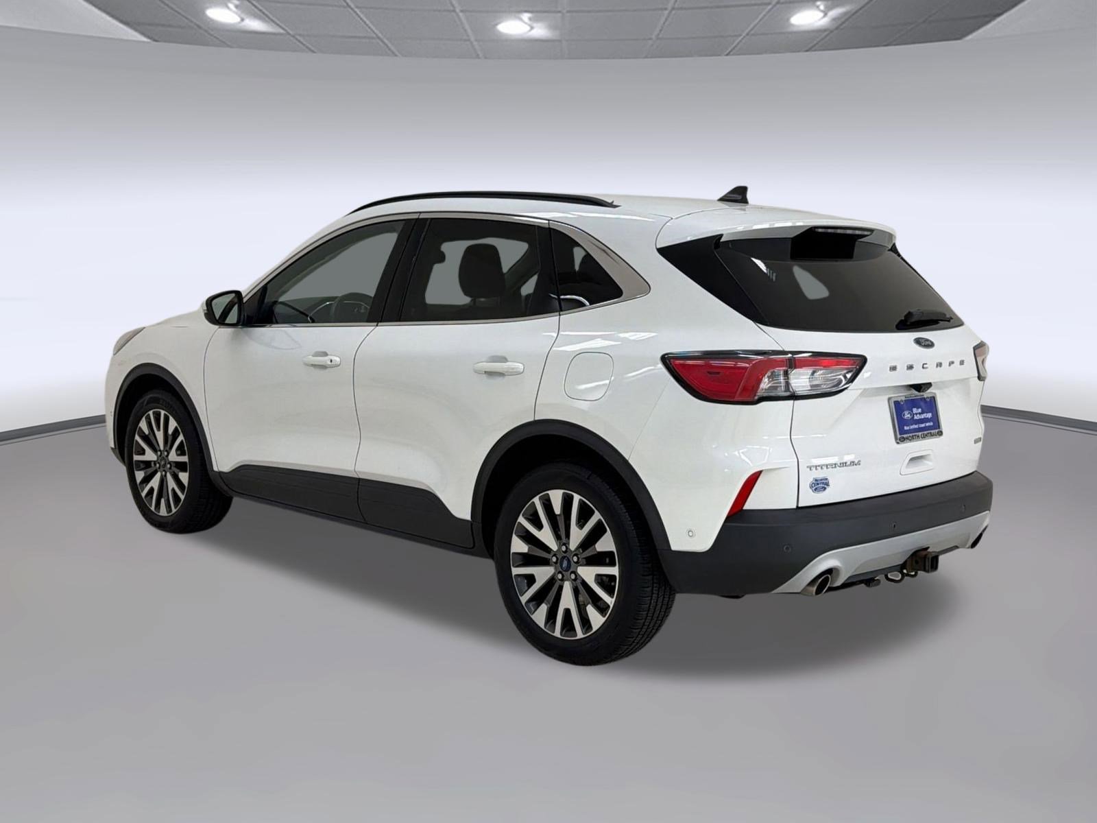 Certified 2020 Ford Escape Titanium AWD/4WD image 3