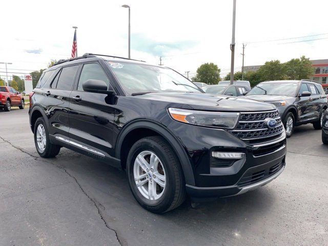 Certified 2022 Ford Explorer XLT w/ Equipment Group 202A image 1