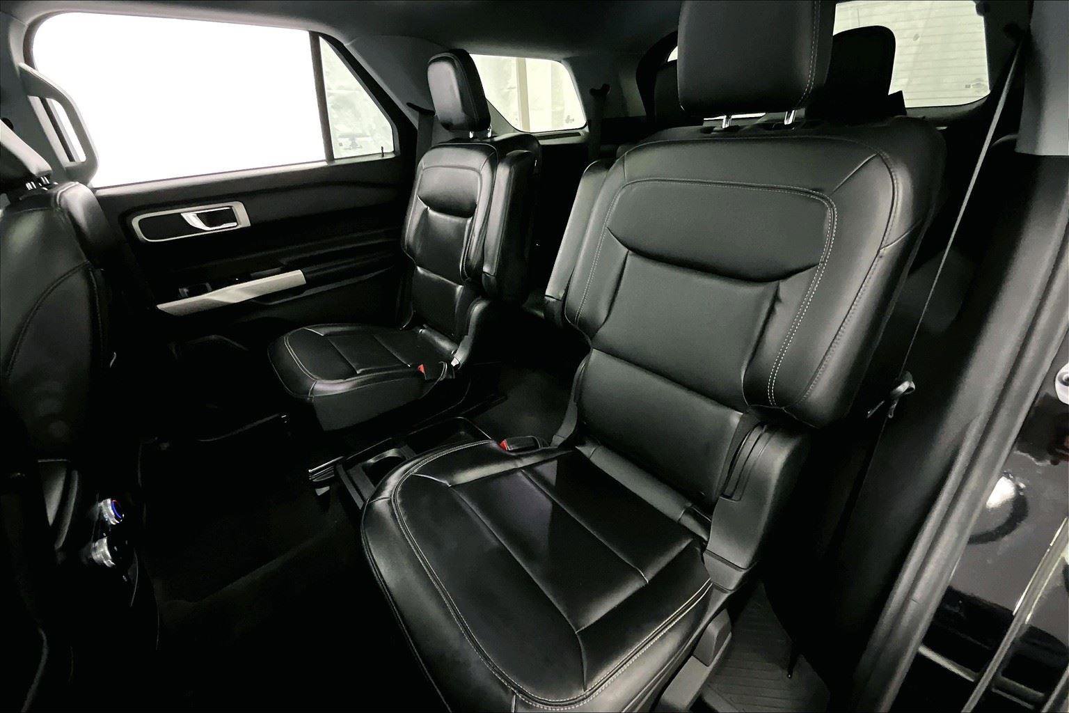 Certified 2021 Ford Explorer XLT w/ Equipment Group 202A image 25