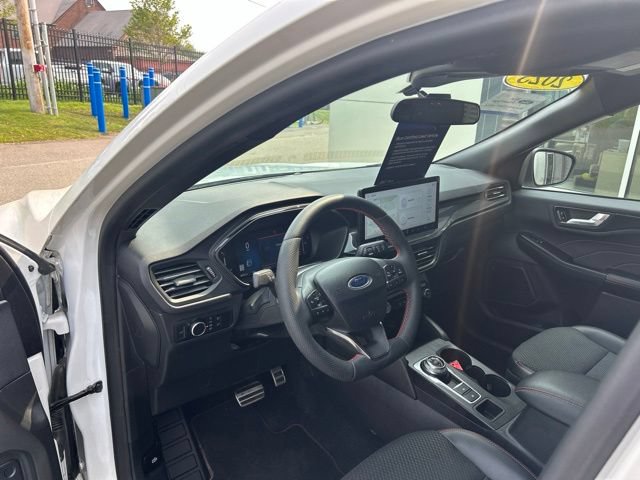 Certified 2023 Ford Escape ST-Line w/ Tech Pack #1 AWD/4WD image 14