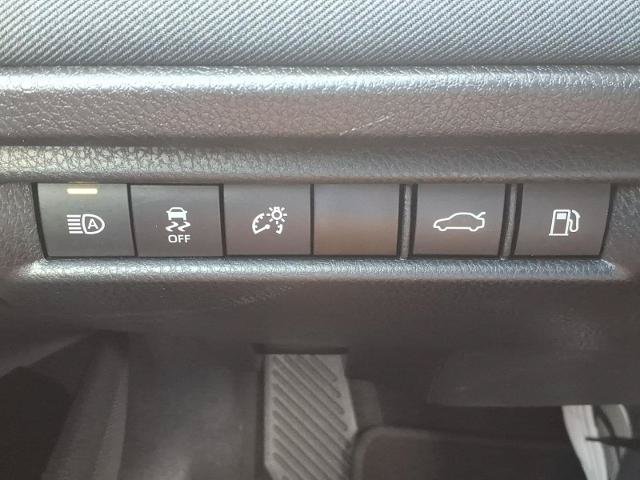 Used 2025 Toyota Camry LE FWD image 22