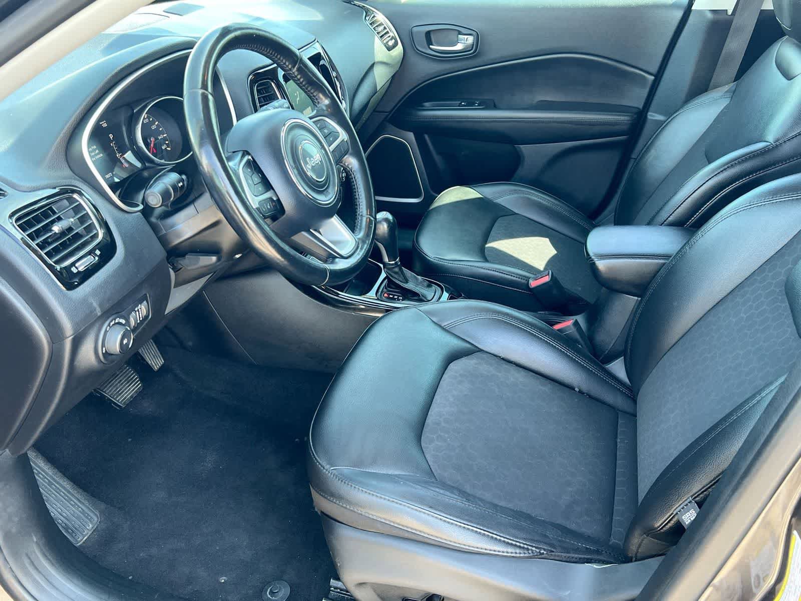 Used 2019 Jeep Compass Latitude FWD image 10