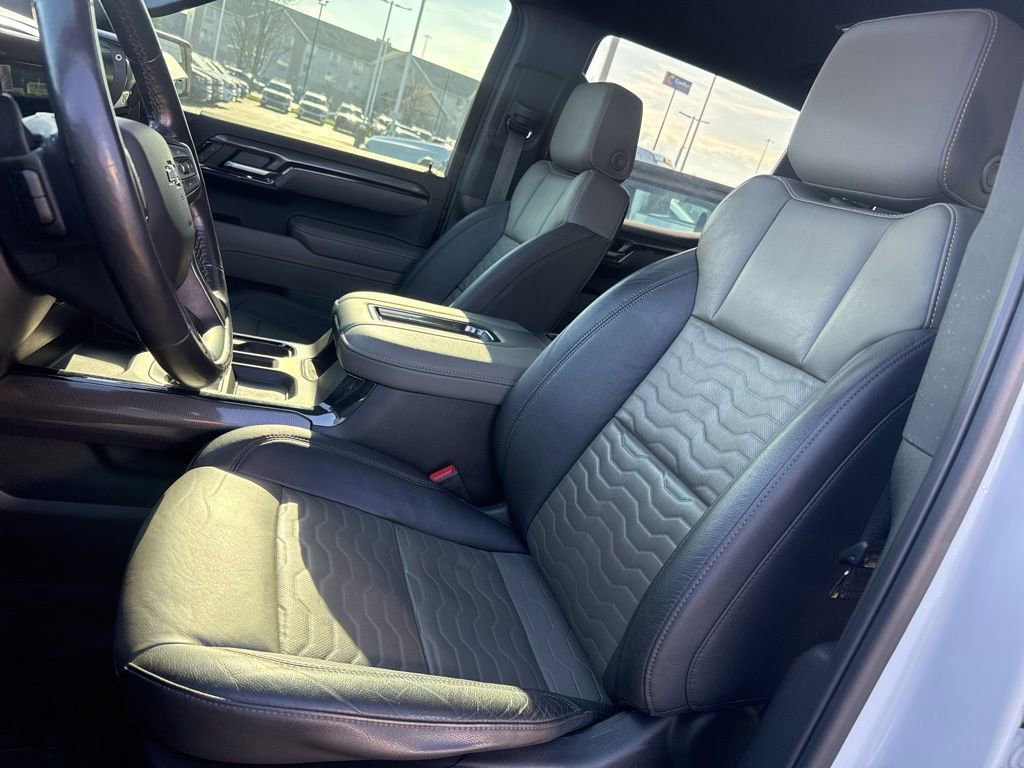Used 2022 Chevrolet Silverado 1500 ZR2 w/ Technology Package AWD/4WD image 3
