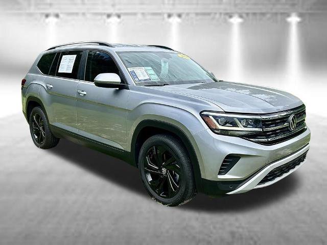 Used 2023 Volkswagen Atlas SE w/ Black Wheel Package FWD image 3