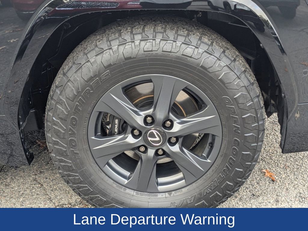 Used 2025 Lexus LX 700h Overtrail image 12