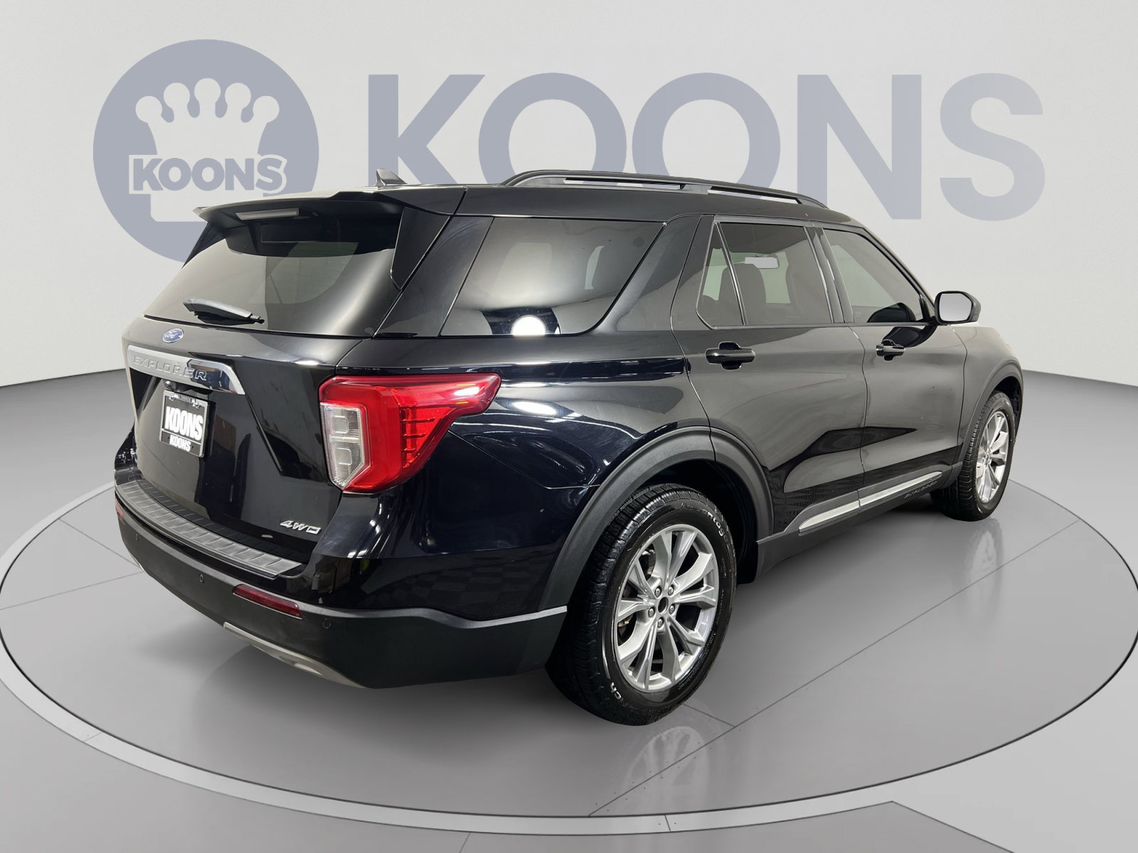 Certified 2021 Ford Explorer XLT w/ Equipment Group 202A AWD/4WD image 11