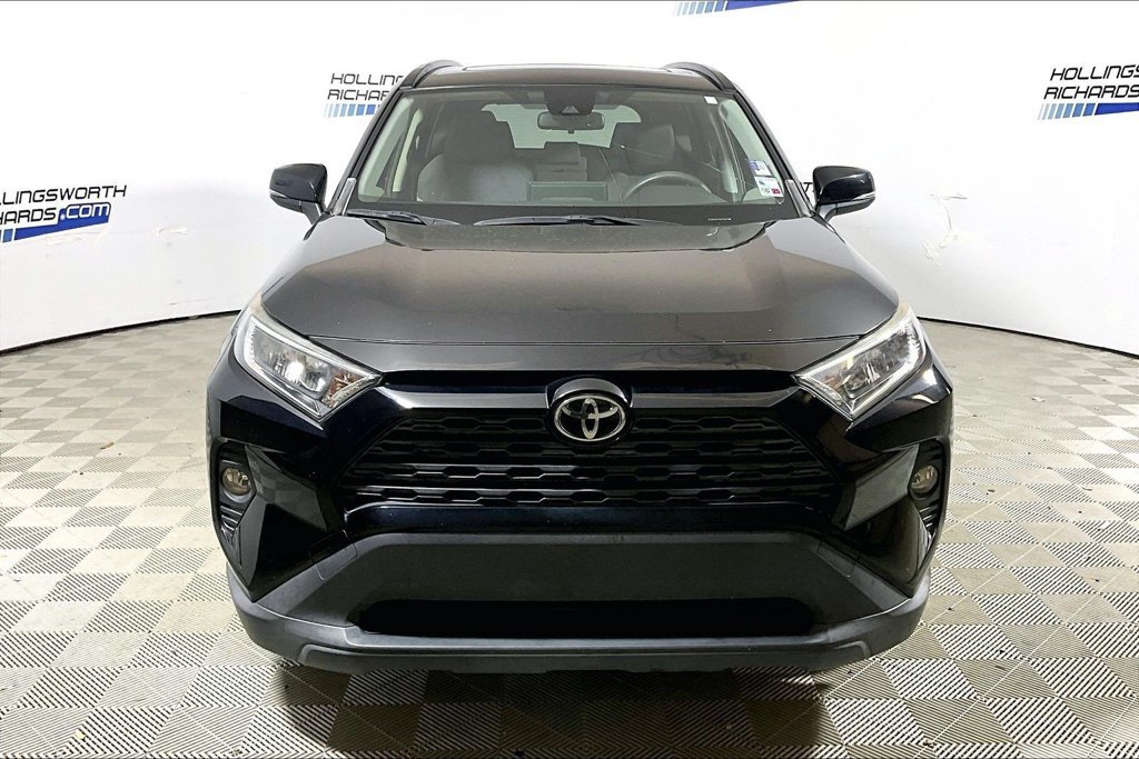 Used 2019 Toyota RAV4 XLE FWD image 2