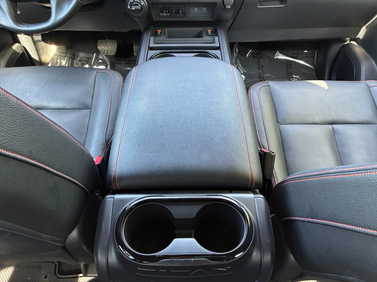 Used 2021 Nissan Titan PRO-4X w/ Pro-4x Convenience Package AWD/4WD image 15