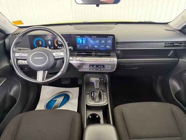 Used 2024 Hyundai Kona SEL AWD/4WD image 3