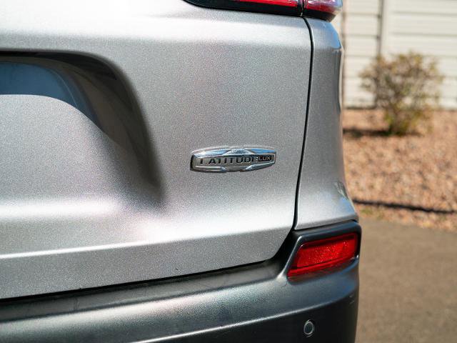 Used 2021 Jeep Cherokee Latitude Lux w/ Comfort/Convenience Group image 11