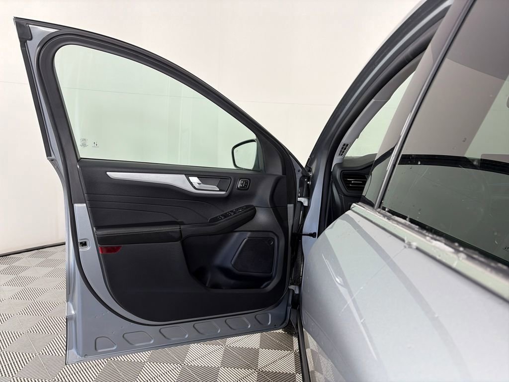 Certified 2024 Ford Escape Platinum image 10