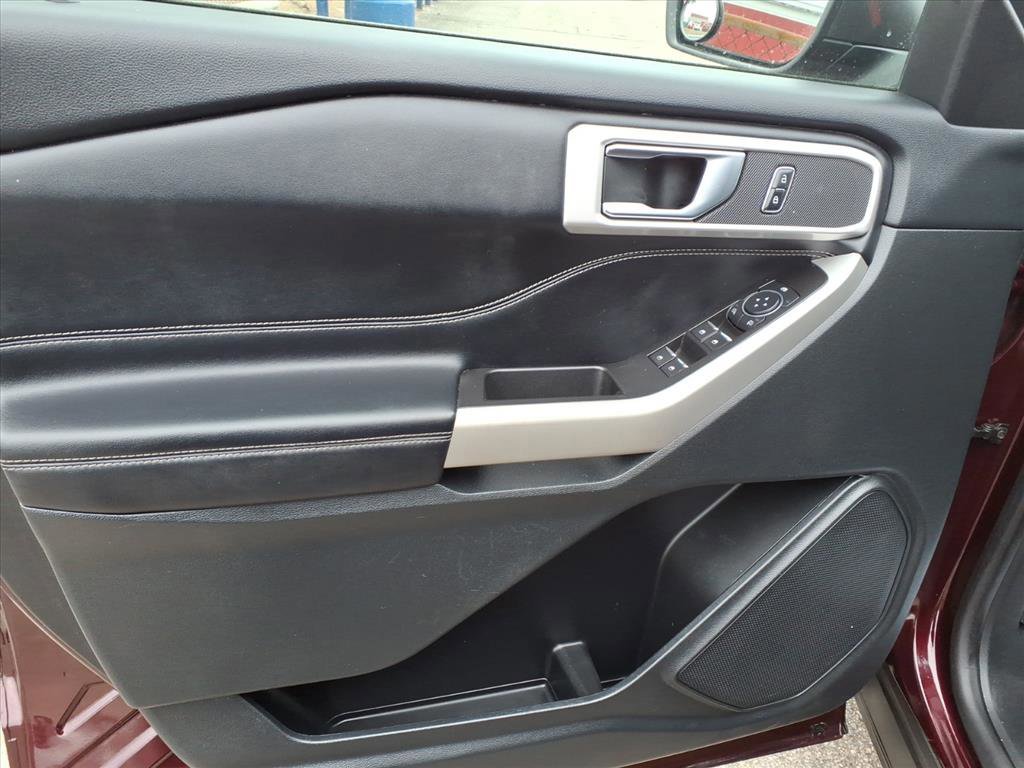 Certified 2022 Ford Explorer XLT w/ Equipment Group 202A image 14