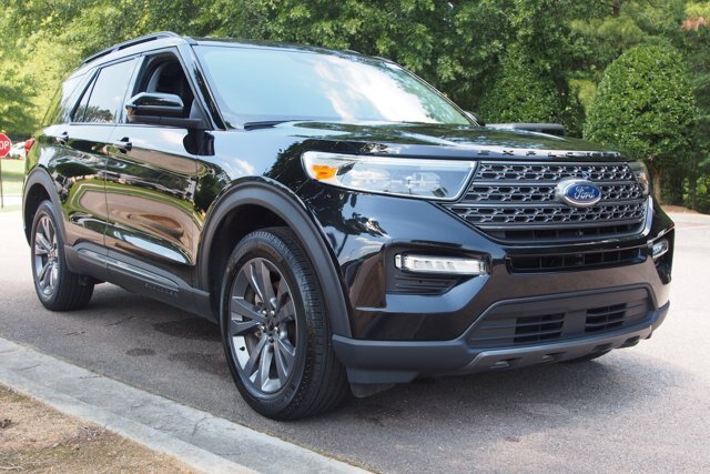 Certified 2024 Ford Explorer XLT w/ Equipment Group 202A