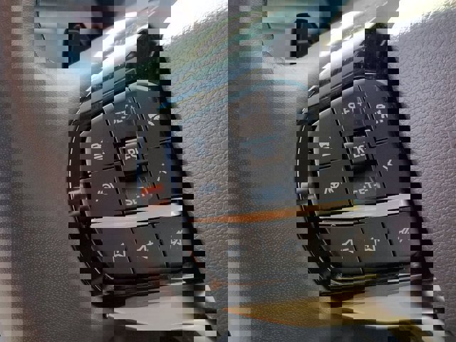 Certified 2021 Ford Explorer Platinum w/ Equipment Group 601A image 18