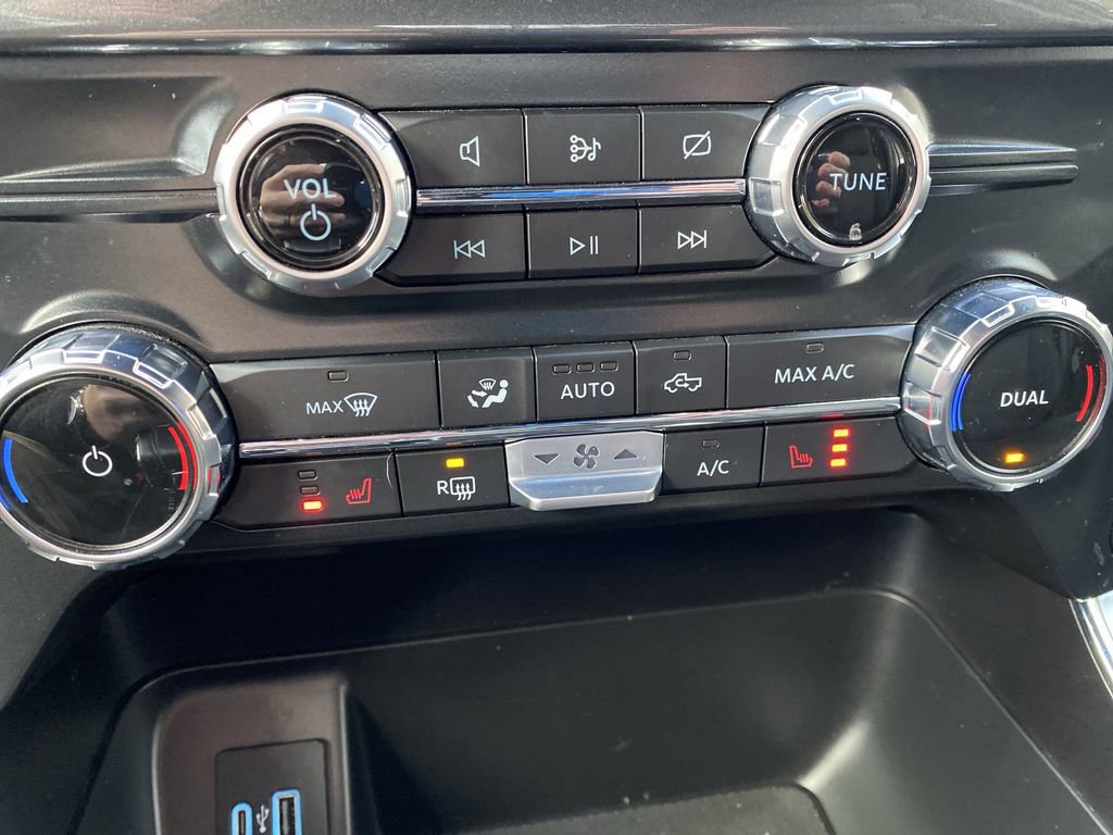 Certified 2022 Ford F150 XLT w/ Equipment Group 302A High image 25