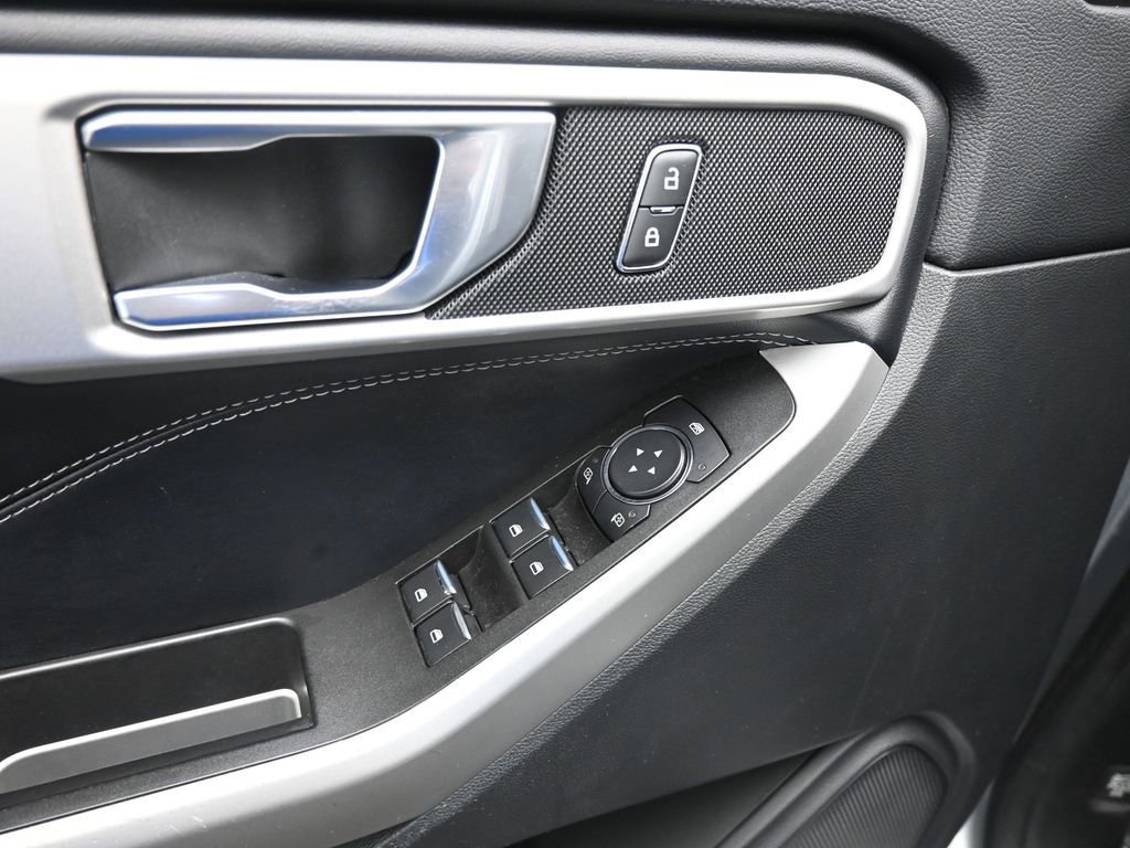 Certified 2022 Ford Explorer XLT w/ Equipment Group 202A image 12