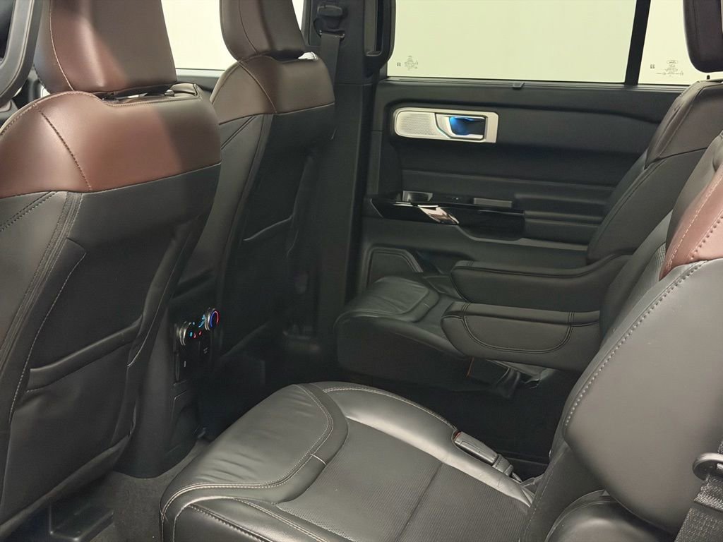 Certified 2023 Ford Explorer Platinum w/ Technology Package AWD/4WD image 24