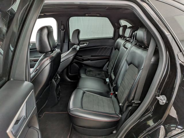 Certified 2024 Ford Edge ST-Line w/ Class II Trailer Tow Package AWD/4WD image 17