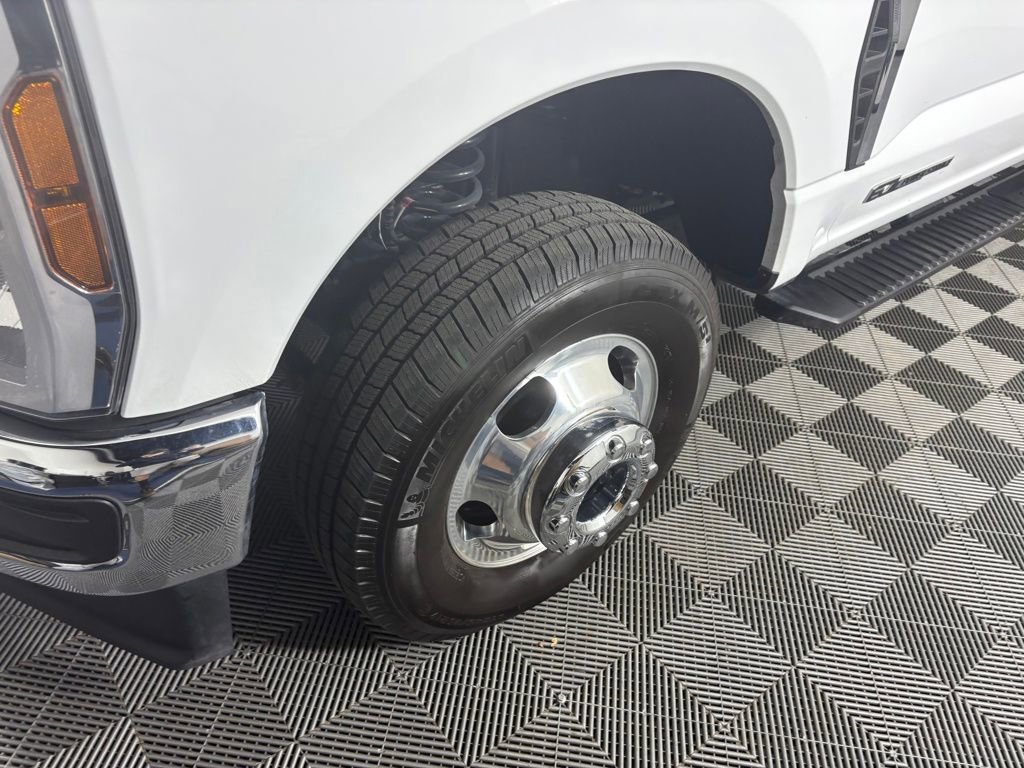 Certified 2025 Ford F350 XL w/ XL Driver Assist Package image 9