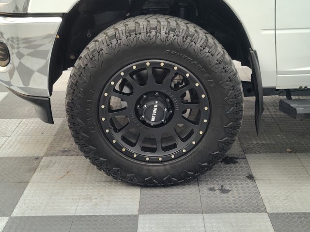 Used 2024 RAM 2500 Tradesman w/ Chrome Appearance Group AWD/4WD image 16