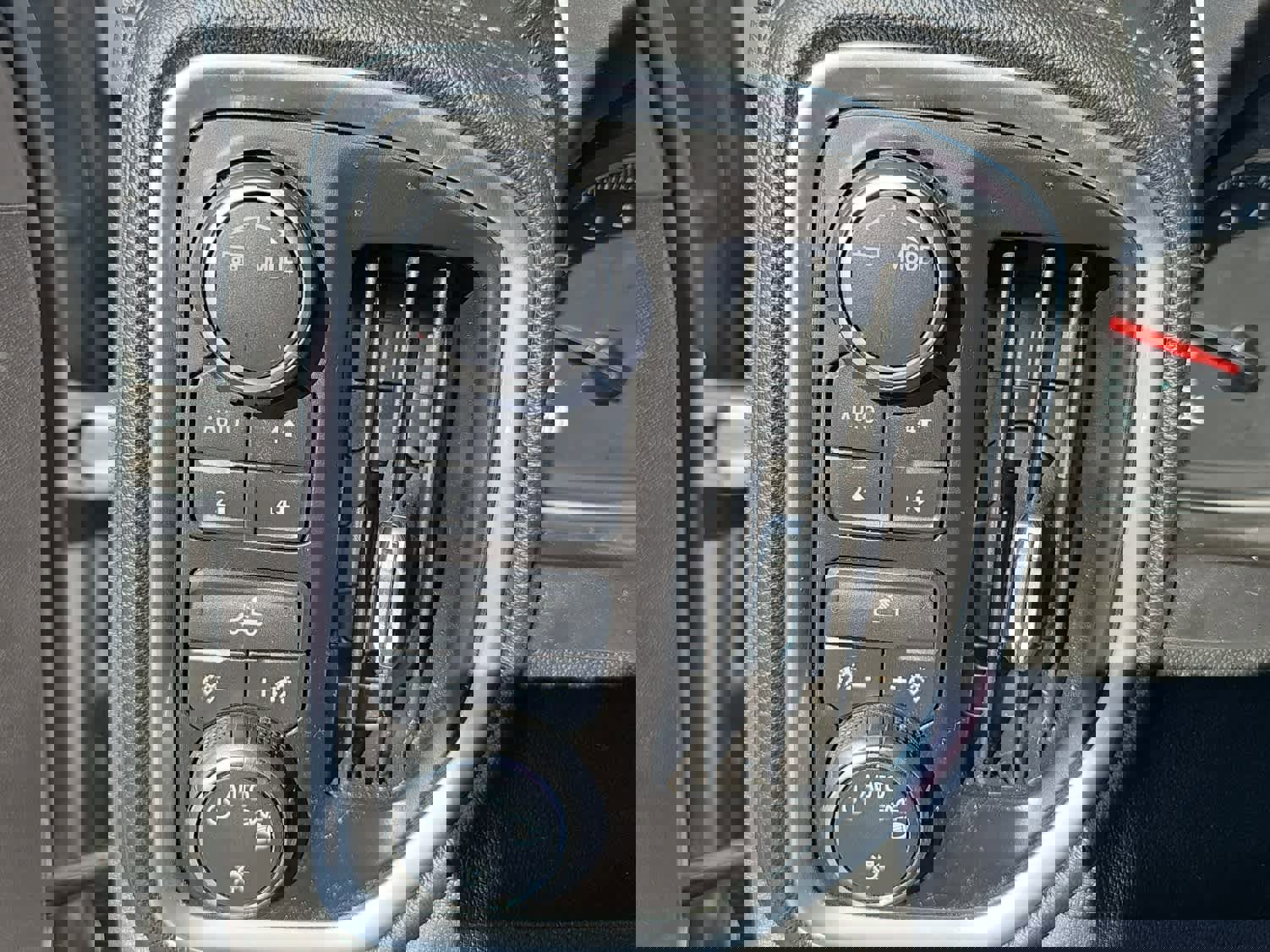 Used 2021 Chevrolet Silverado 1500 LT w/ Z71 Off-Road Package image 28