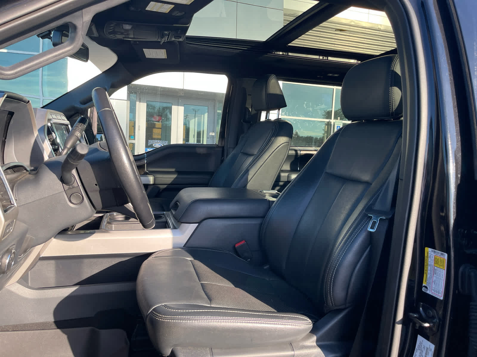 Certified 2022 Ford F250 Lariat w/ Black Appearance Pkg AWD/4WD image 10