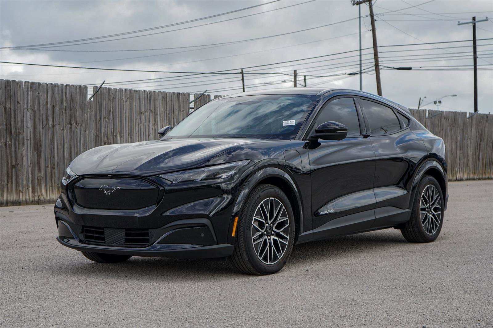 Certified 2025 Ford Mustang Mach-E Premium AWD/4WD image 6