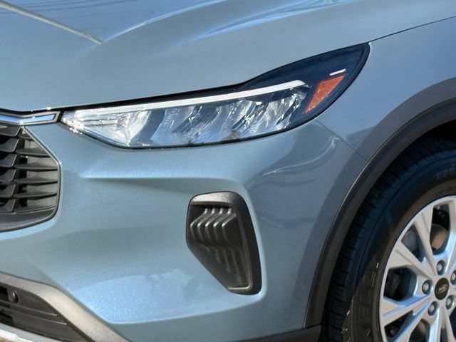 Certified 2023 Ford Escape Active AWD/4WD image 16