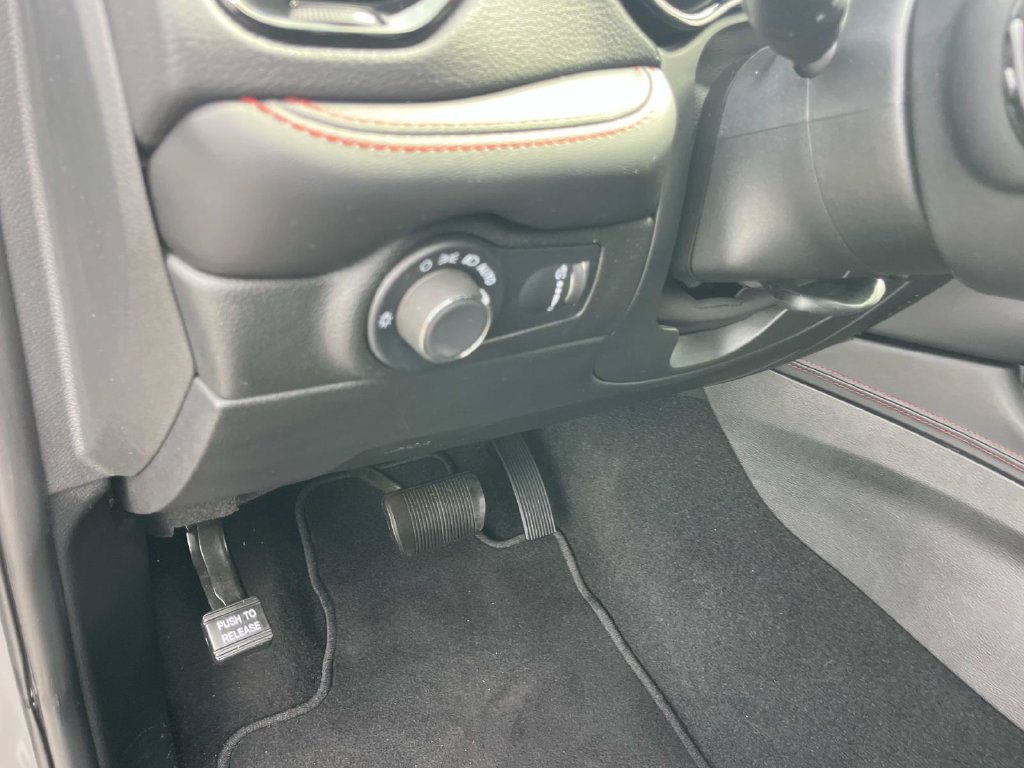 Used 2025 Dodge Durango GT AWD/4WD image 35