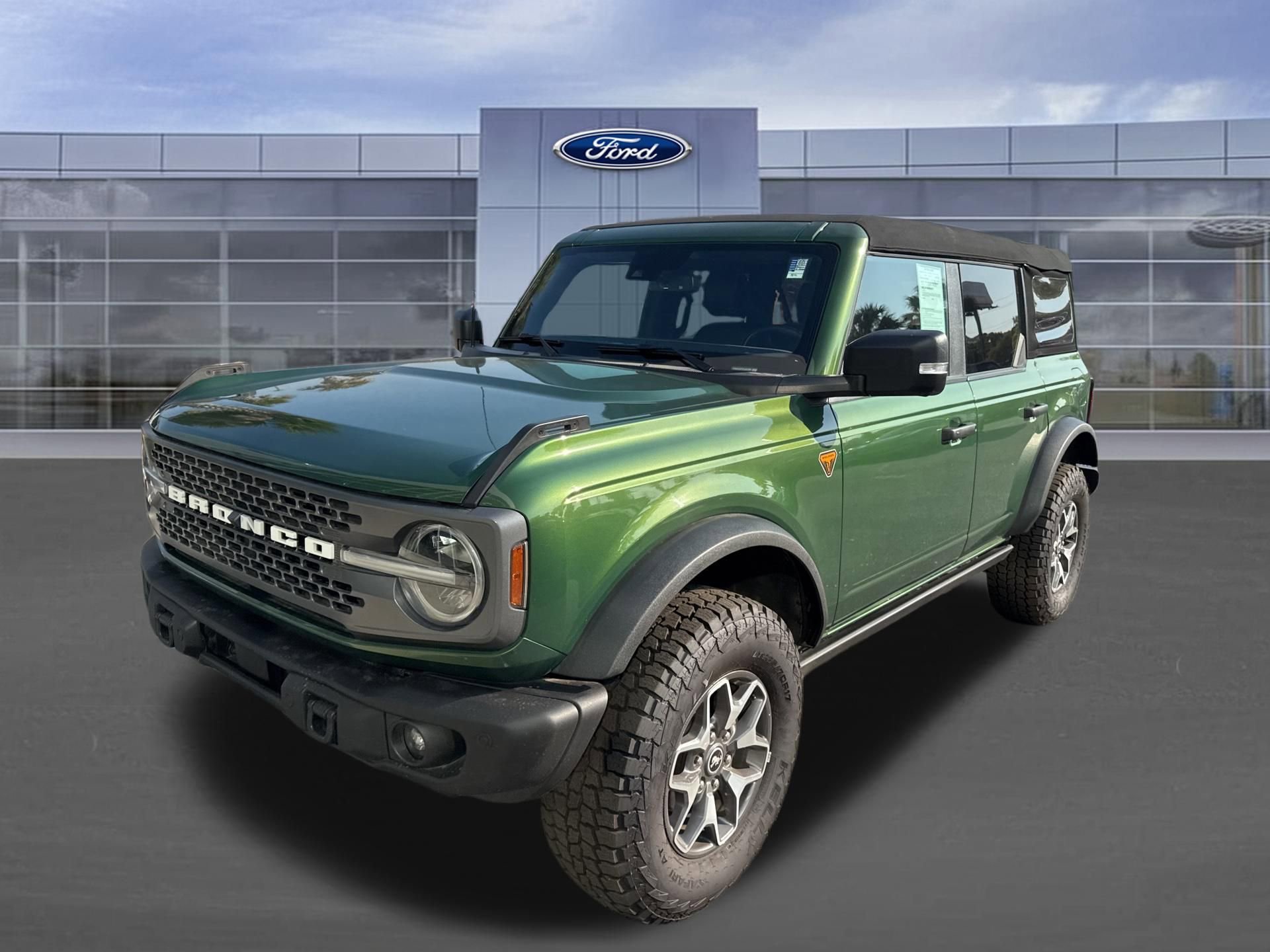 Certified 2023 Ford Bronco Badlands image 9