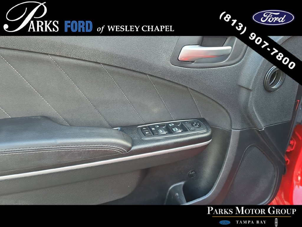 Used 2019 Dodge Charger SXT RWD image 16
