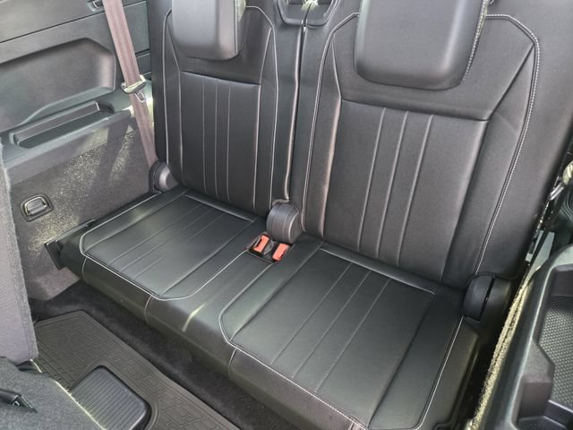 Used 2022 Volkswagen Tiguan SE R-Line FWD image 30